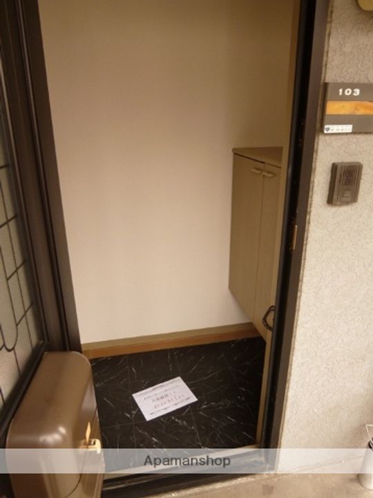 ジョイフルヨコタⅡの玄関