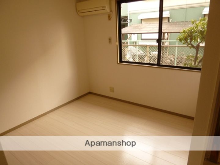 ジョイフルヨコタⅡの居間