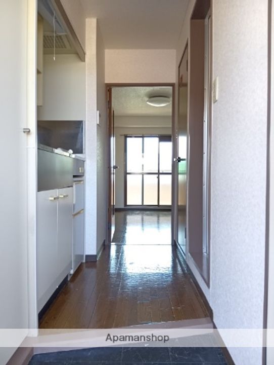 大阪府貝塚市海塚1丁目の賃貸マンションの玄関