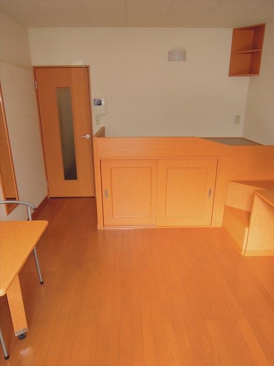 レオパレスメルツェIIの居間