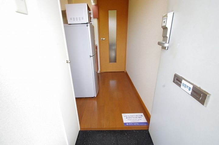 レオパレスCozzyCortの玄関