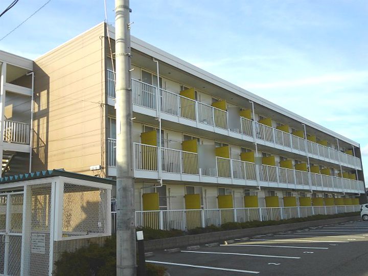 レオパレスフォレストの外観