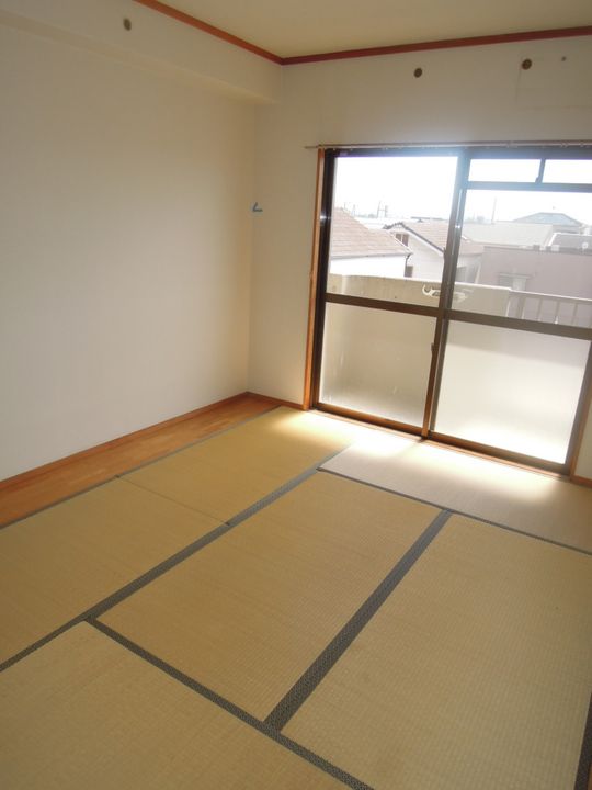 グランエクセル箕土路301号室のその他画像