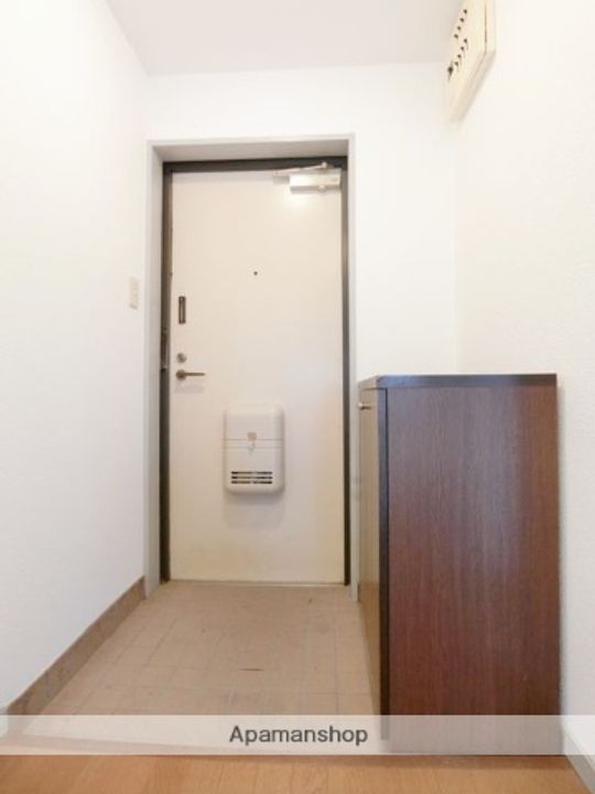 大阪府堺市北区金岡町の賃貸マンションの玄関