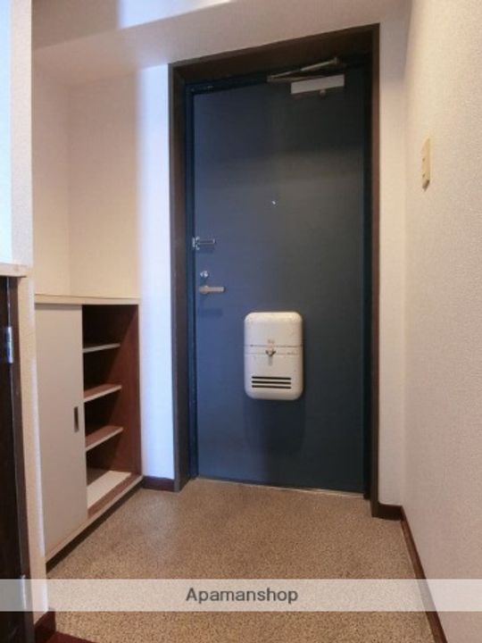 大阪府堺市北区百舌鳥陵南町3丁の賃貸マンションの玄関