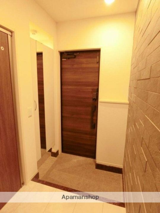 セントラルポーA103の玄関