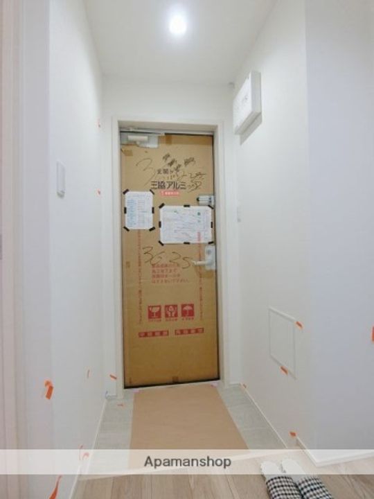 フジパレス百舌鳥八幡Ⅴ番館303の玄関