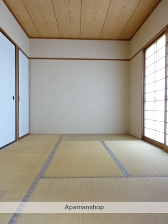 MEAトレーザーの居間