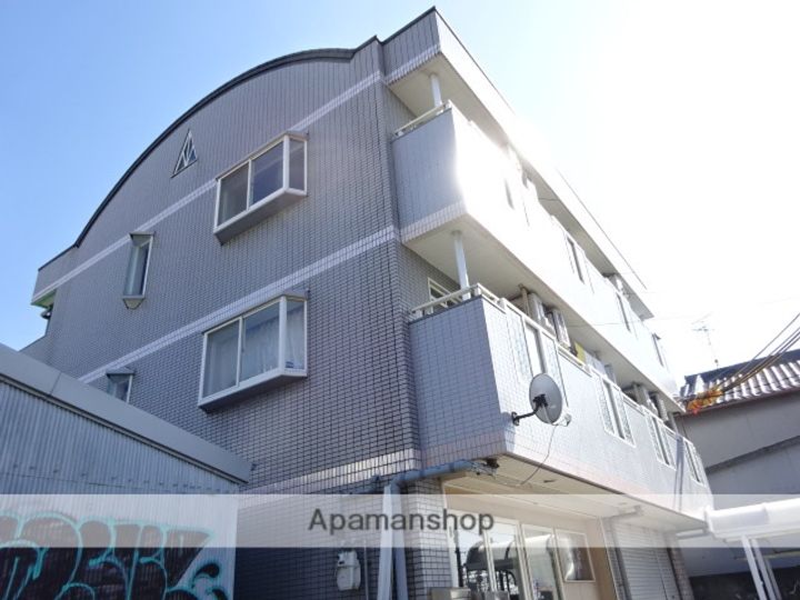 アルファードームの外観