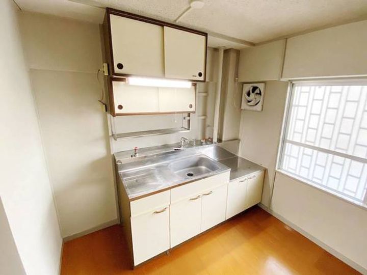 ビレッジハウス葛ノ葉2号棟0201のキッチン