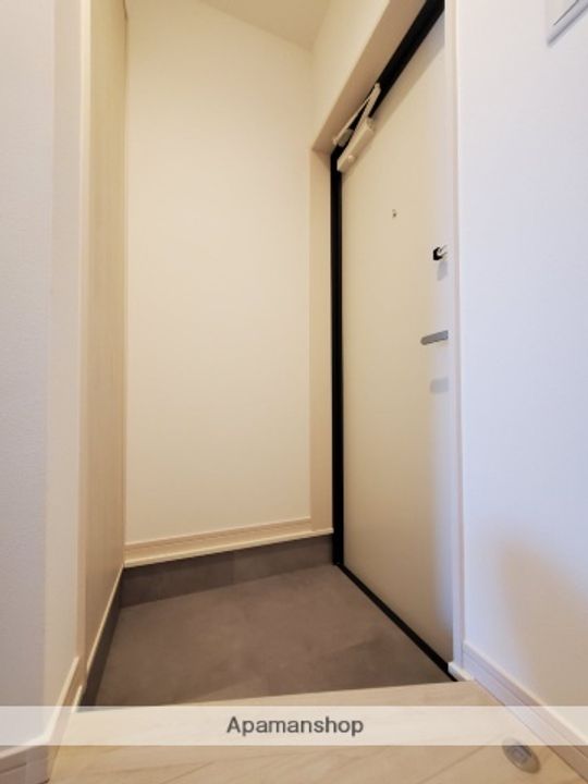 REVITA鳳北町4丁の玄関