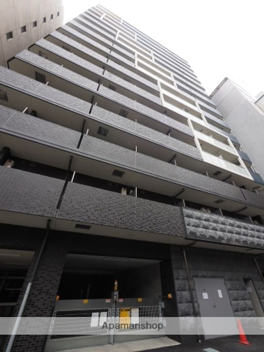 プレサンス谷町九丁目駅前の外観