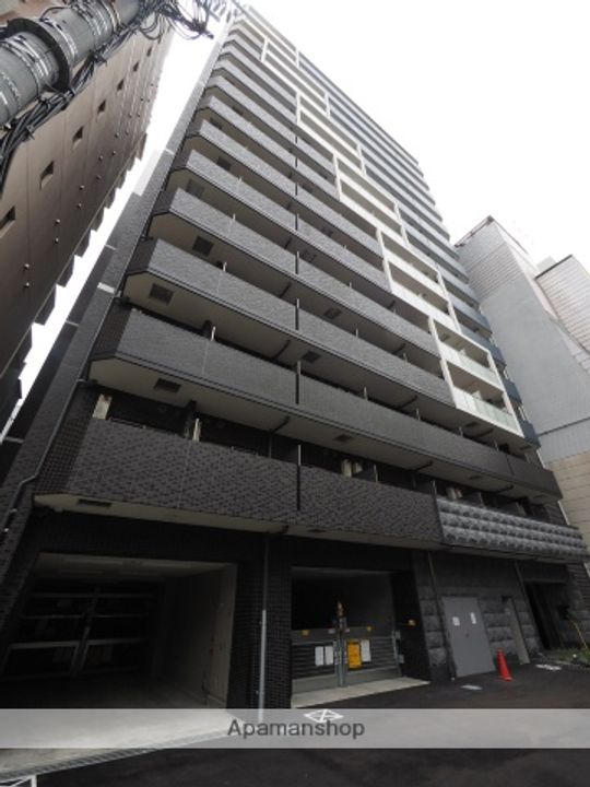 プレサンス谷町九丁目駅前の外観