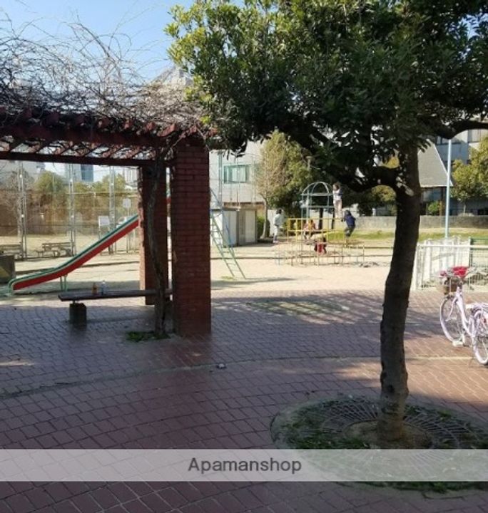 アンジェラス久永の周辺