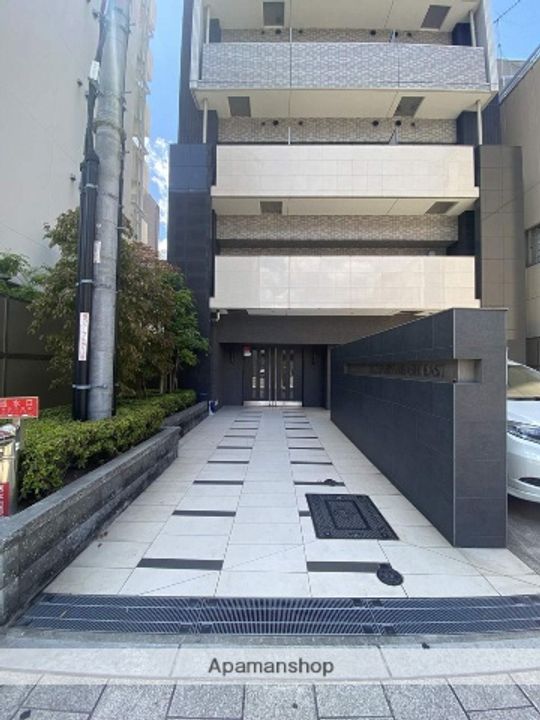 エスリード心斎橋EASTの外観