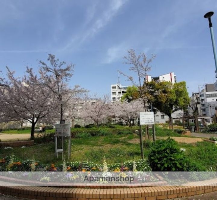 GRAMERCY NIPPONBASHIの周辺