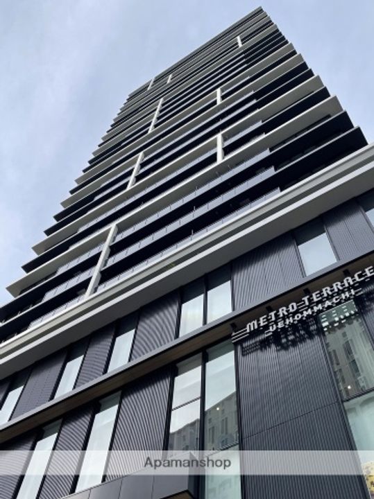 メトライズタワー大阪上本町の外観