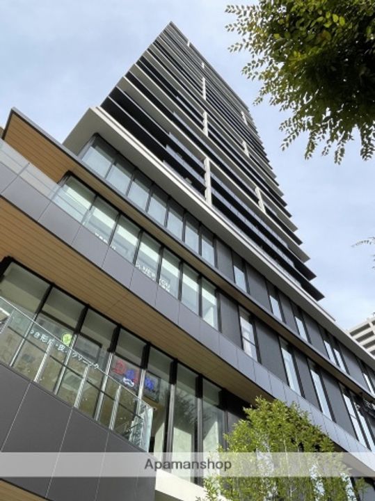 メトライズタワー大阪上本町の外観