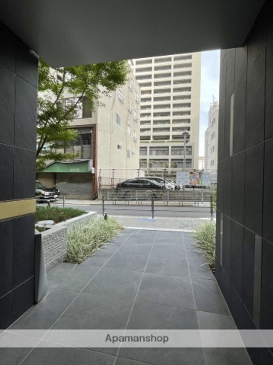 メトライズタワー大阪上本町の外観