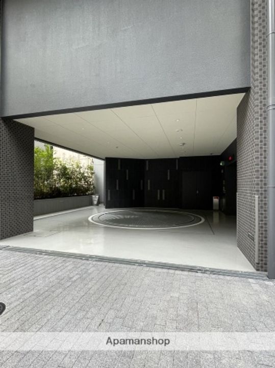 メトライズタワー大阪上本町の外観