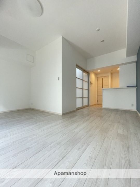 CHERRY BLOSSOM 五条通の居間