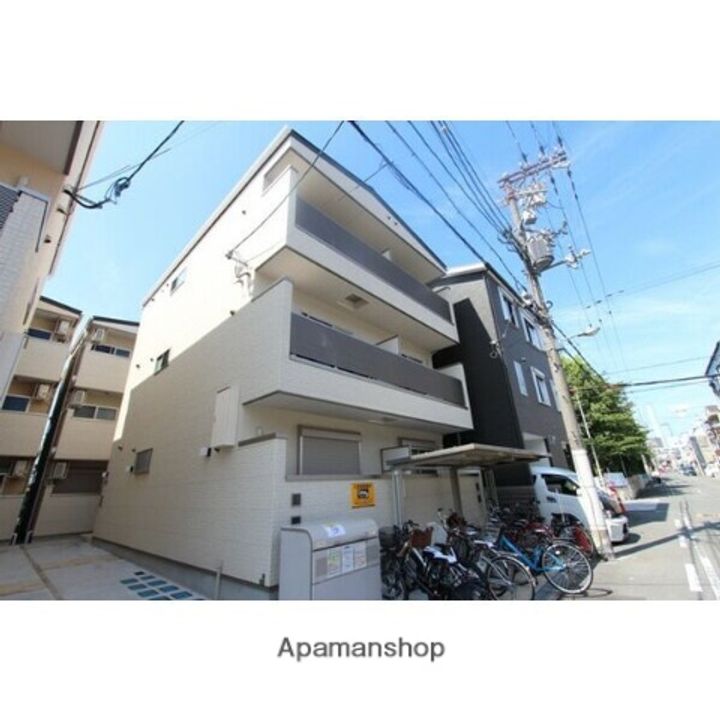 FMAISONLOREI番館の外観