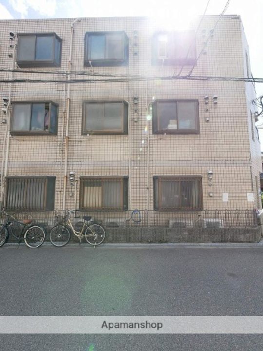 ロイヤル野里の外観