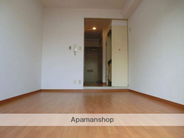 日建CCビルディングの居間