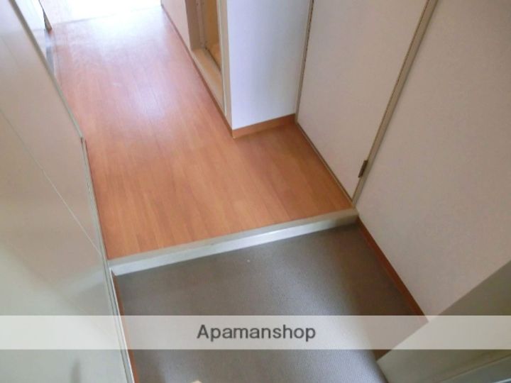 日建CCビルディングの玄関