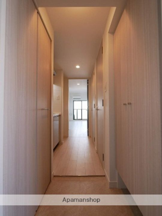 大阪府大阪市福島区海老江1丁目の賃貸マンションの玄関