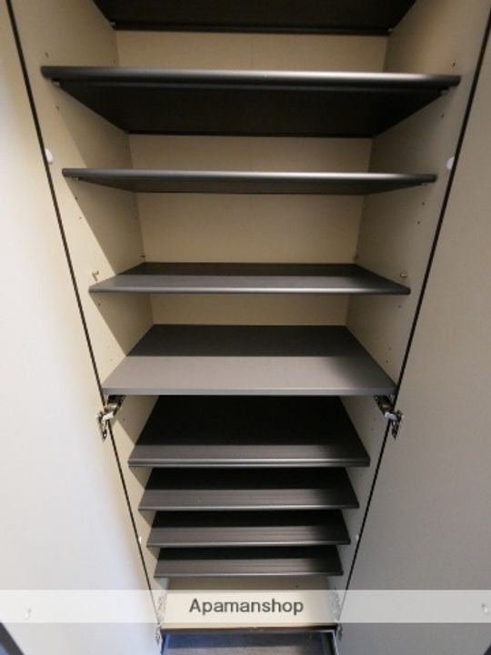 大阪府大阪市北区大淀南3丁目の賃貸マンションの内装