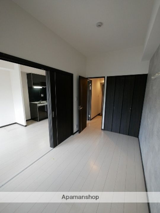 大阪府大阪市北区大淀南3丁目の賃貸マンションの居間