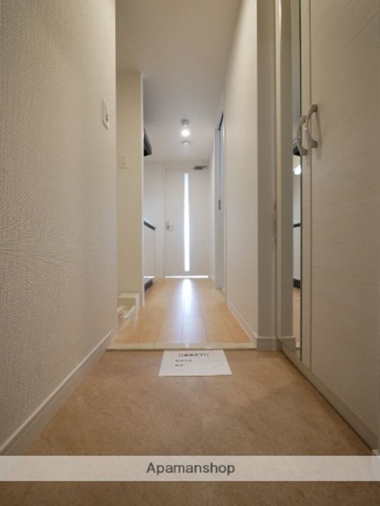 大阪WESTレジデンス2の玄関