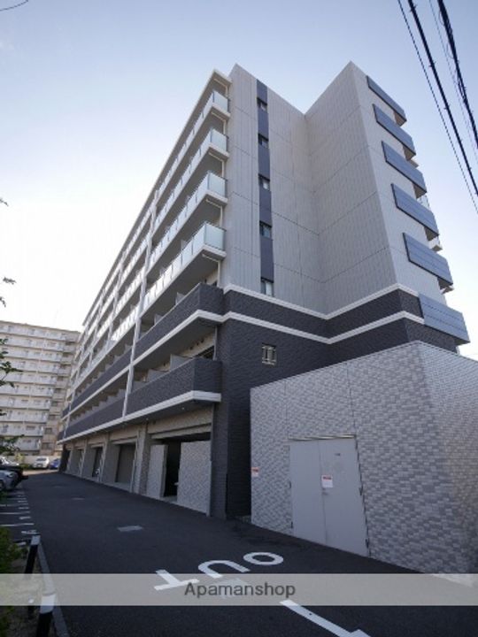 エスリード大阪クレストコートの外観