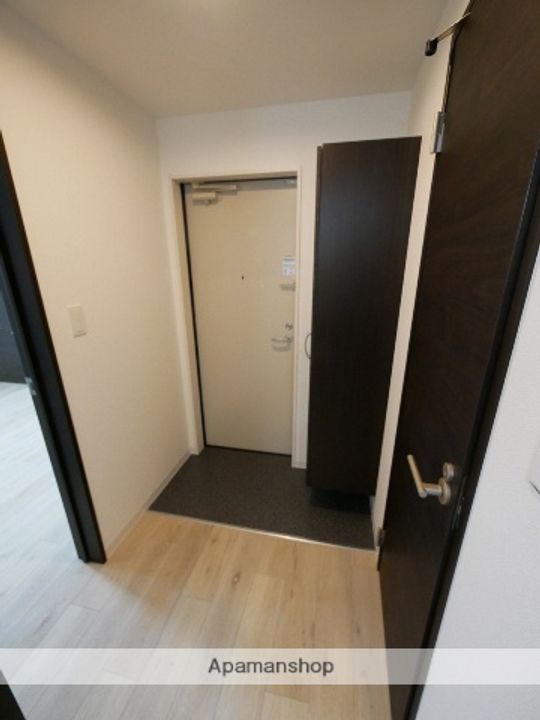 兵庫県尼崎市東本町3丁目の賃貸アパートの玄関