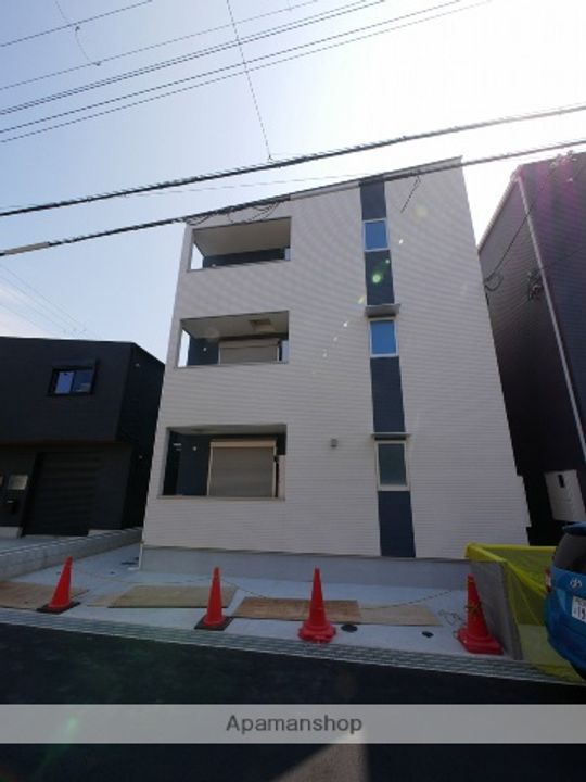 兵庫県尼崎市東本町3丁目の賃貸アパートの外観