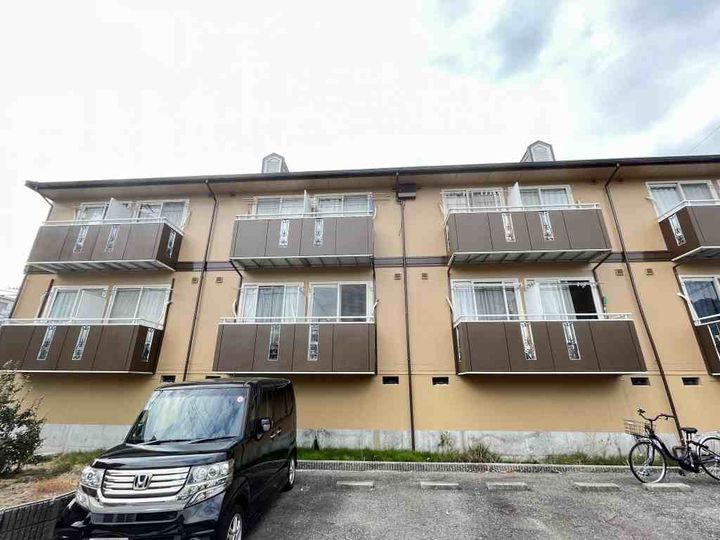 ジュネス阪本205の外観