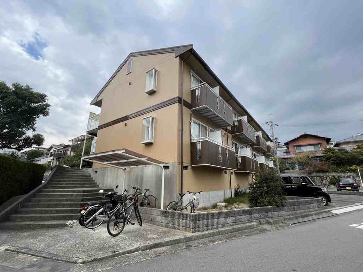 ジュネス阪本205の外観