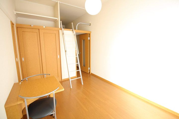 レオパレスCOMFORTひらのIの内装