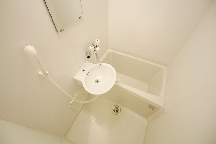 レオパレスCOMFORTひらのIの風呂