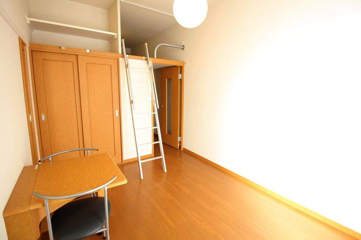 レオパレスCOMFORTひらのIの内装