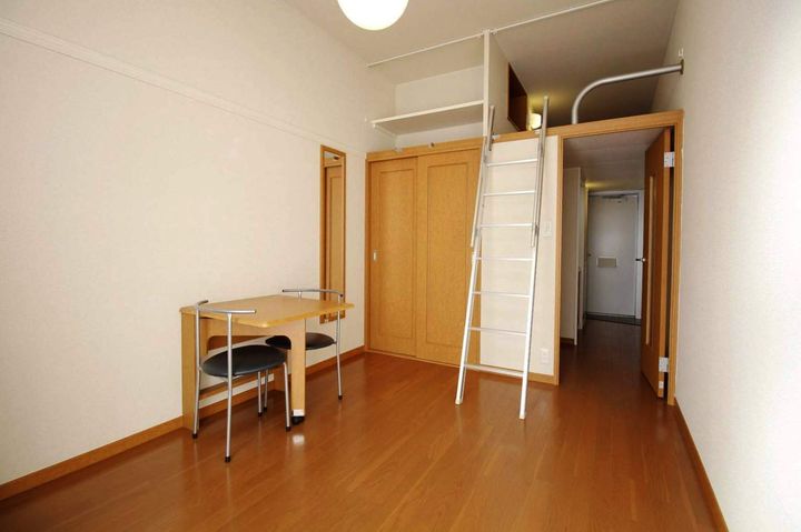 レオパレスCOMFORTひらのIの内装