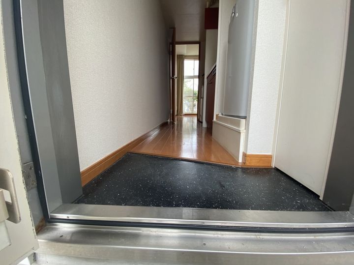 レオパレスシオンの玄関