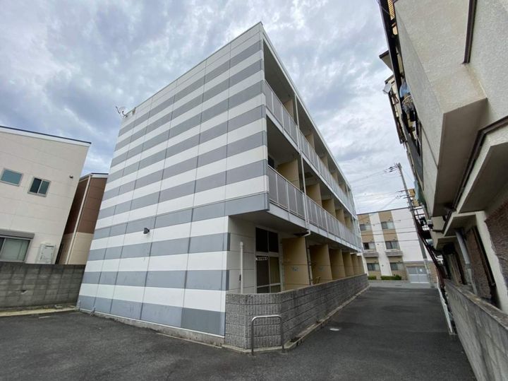 レオパレスETERNALの外観