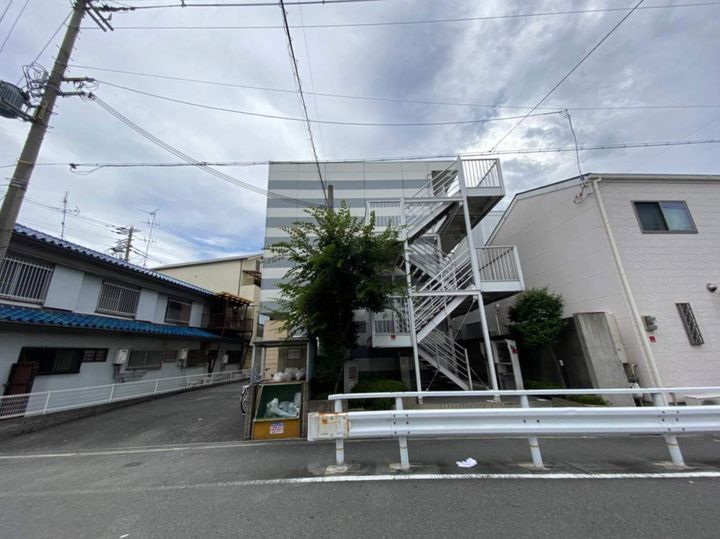 レオパレスETERNALの外観