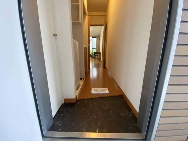 レオパレス喜連北IIの玄関