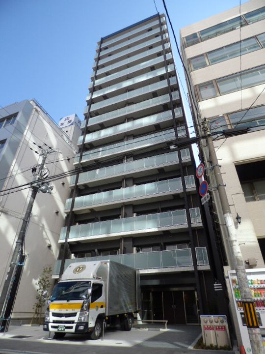 コンフォリア心斎橋EASTの外観