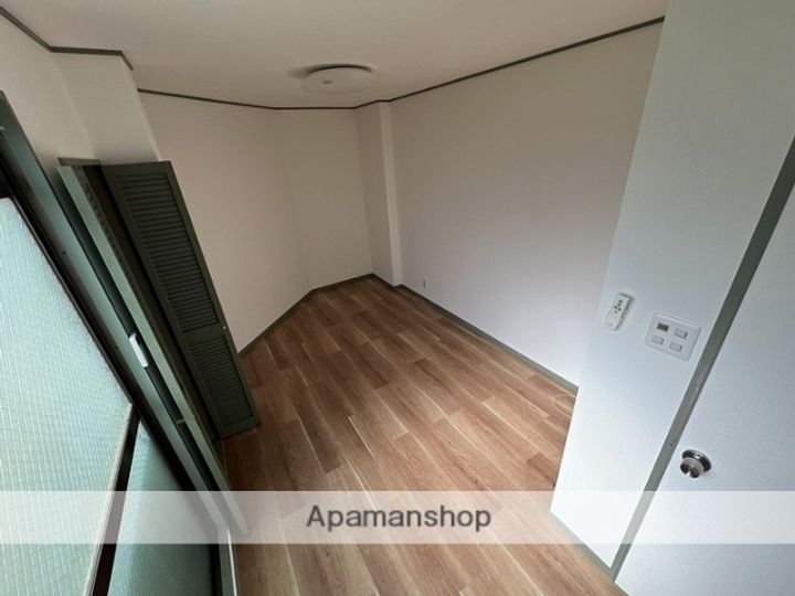 スぺラーレ今里5Fの内装