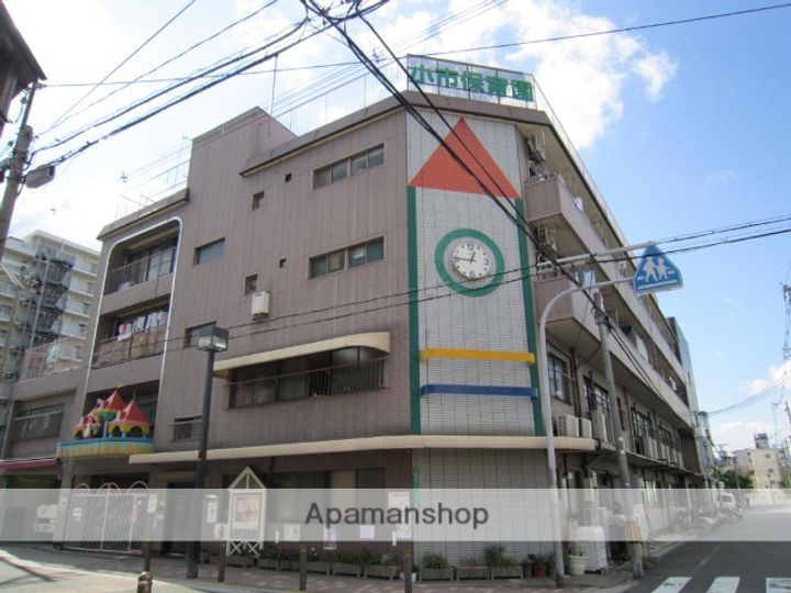 ホワイトグロリア703の周辺