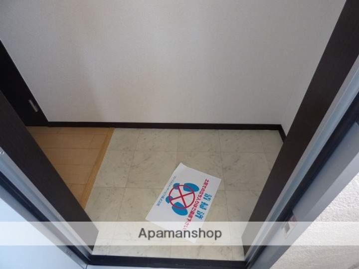 フジパレス城東諏訪Ⅴ番館の玄関